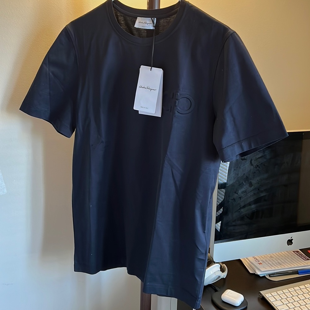 Salvatore Ferragamo t-shirt navy brand new, never worn authentic
